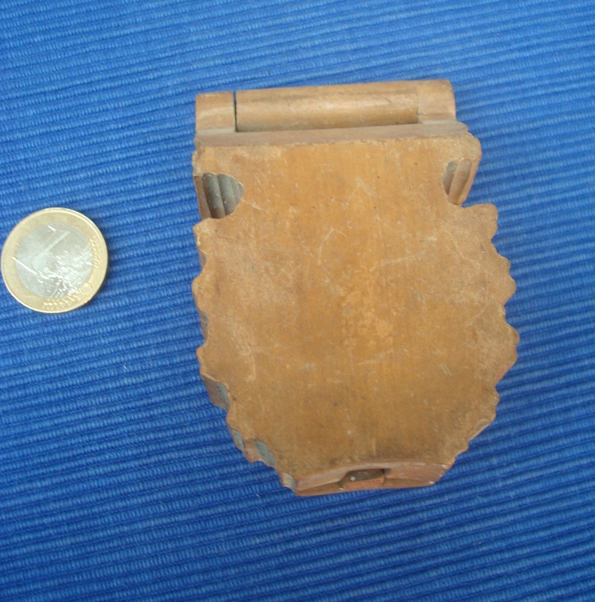 Porte-gousset En Bois Sculpté 