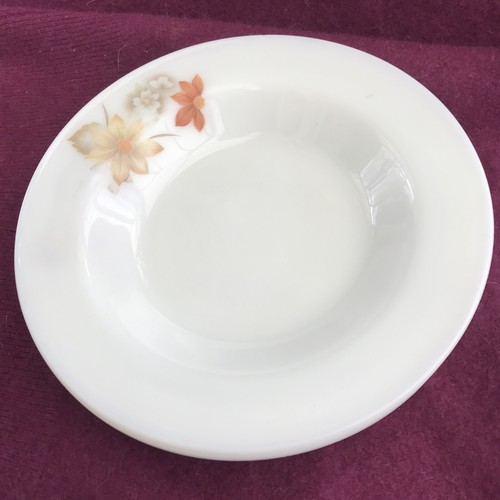 JAJ Pyrex wide-lipped soup bowls x 3, Autumn Glory, milk glass, 8.5", 1960s - Picture 7 of 12