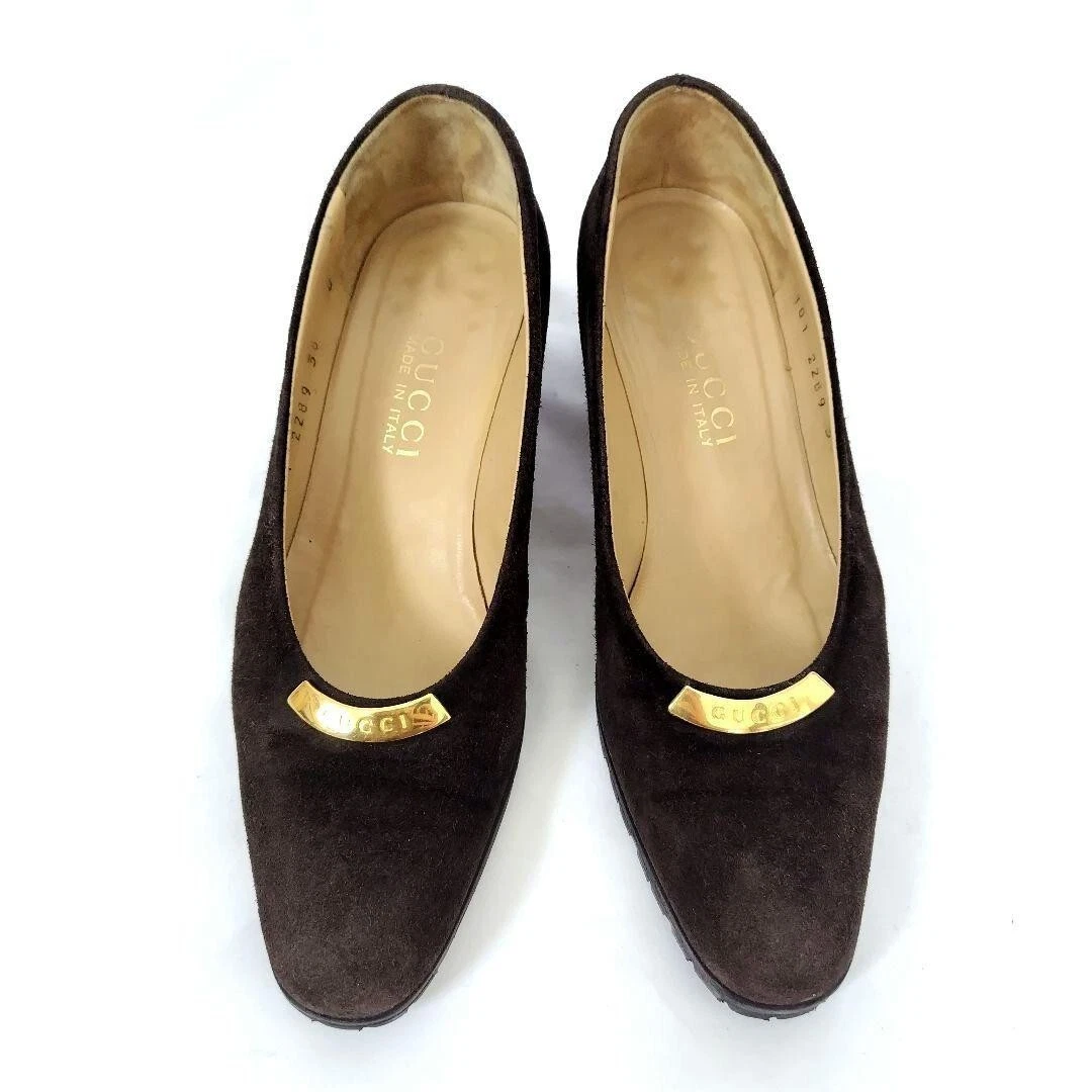 Chaussures escarpins GUCCI daim logo doré plaque marron foncé femme pointure 36 très bon état