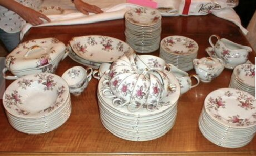 Meito Norleans Bone China Rosanne Floral Set 50+ pieces