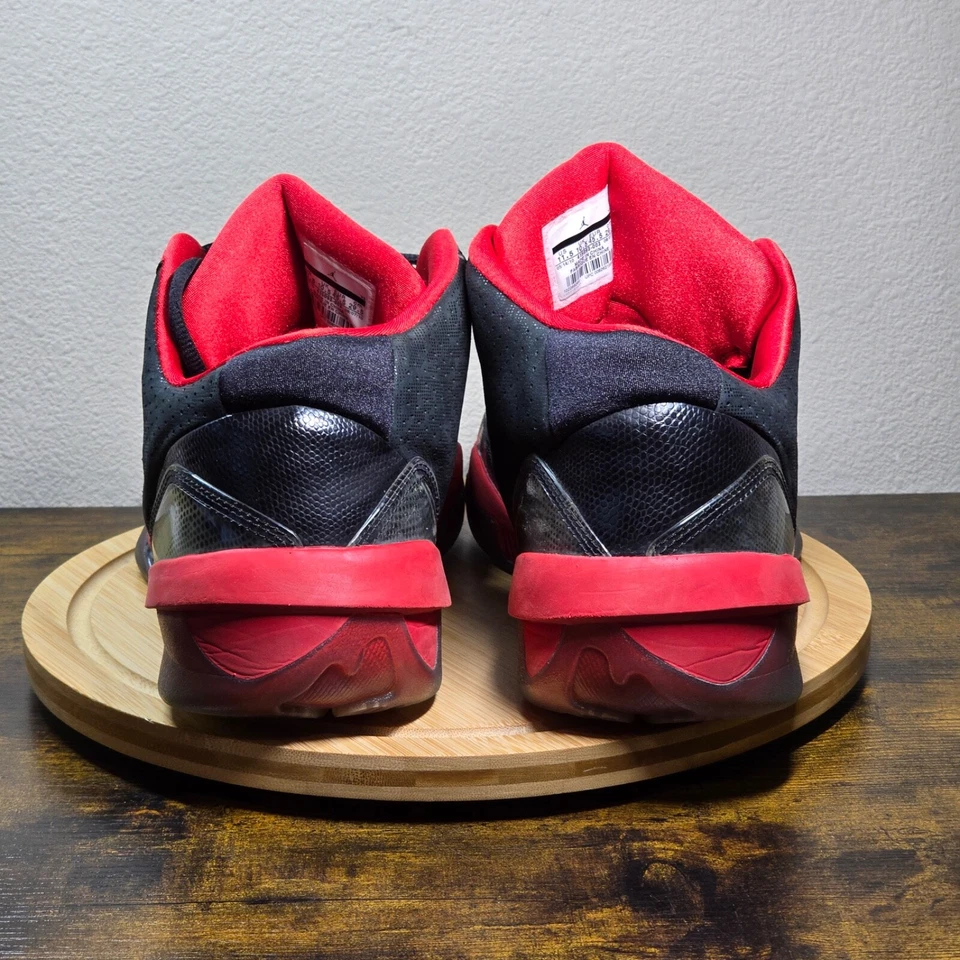 Zapatos para hombre Jordan 2010 Team Bred talla 11,5 negro rojo Foto 3 de 4