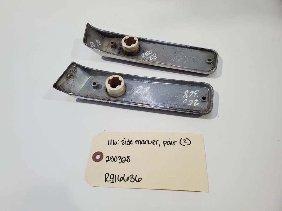 Jeep Grand Wagoneer 1984 1991 OEM par de marcadores laterales traseros 5464647 Foto 2 de 4