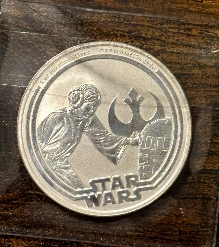 1 Ounce .999 Fine Silver Star Wars 2025 Two Dollar Niue Princes Leia Coin