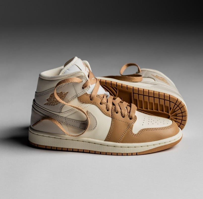 nike tan womens sneakers