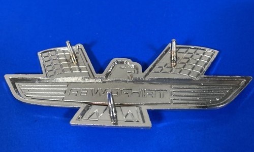 TRI-POWER Eagle Bird Fender Emblems -blue/silver - Picture 2 of 2