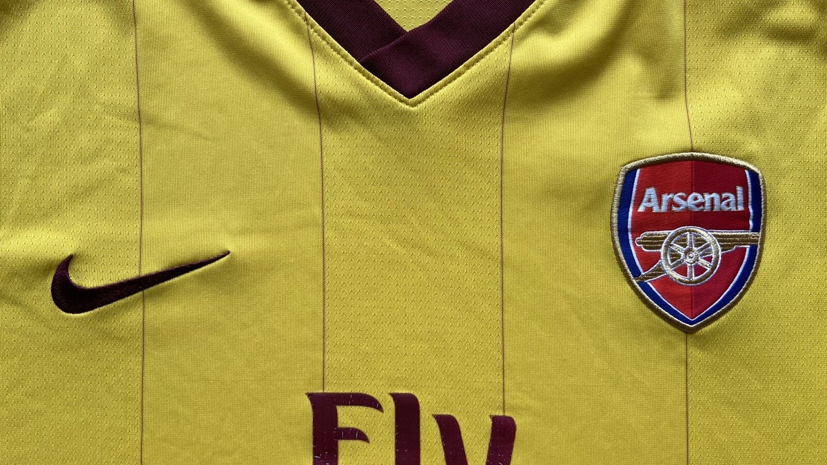 ARSENAL 2010 2011 AWAY FOOTBALL SHIRT SOCCER JERSEY NIKE ARSENAL 2010 2011 AWAY FOOTBALL SHIRT SOCCER JERSEY NIKE
