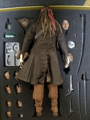 Hot Toys Captain Jack Sparrow Pirates Of The Caribbean DX06 Action