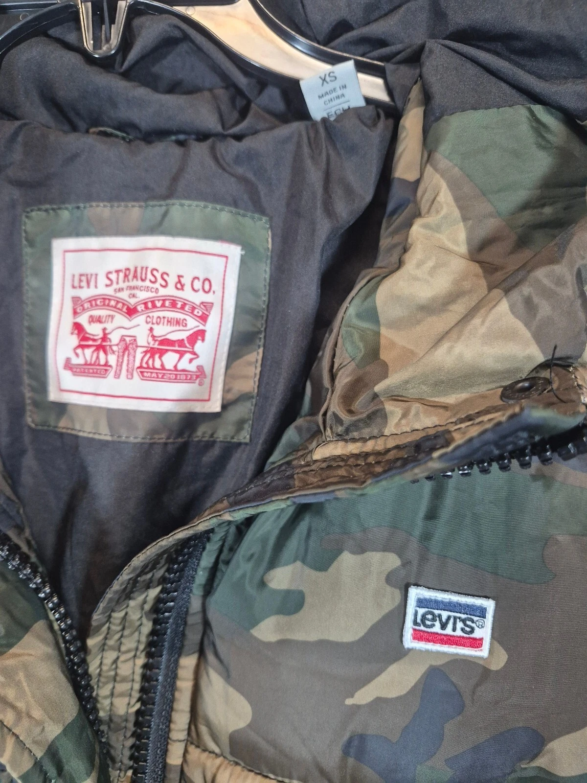 Levi's Camo Puffer Jacket XS Green Woodland Camouflage Hooded Winter Coat image 3