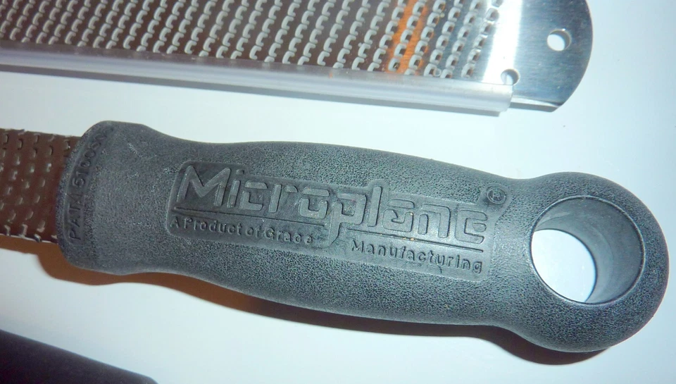 MICROPLANE HAND HELD GRATERS 2  & One OXO Seed Core Tool  Great High Quality Lot - Image 4 of 4