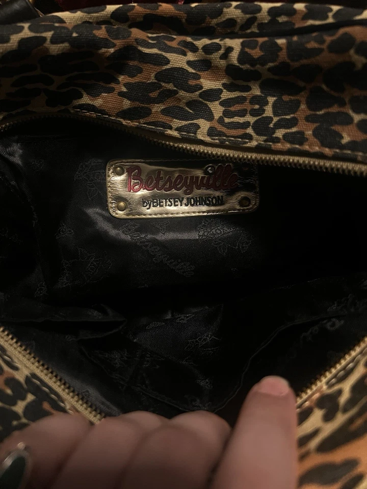 Bolsa de ombro Betseyville por Betsey Johnson Diamond Girl Marilyn Monroe Wink  - Imagem 4 de 4