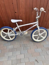 Schwinn Predator 1985 Vintage Freestyle BMX Bike Old School With New Skyway Mags