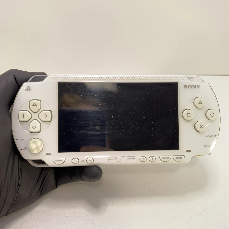 Console Sony Playstation Portable PSP 1004 Bianca White - COMPLETA + Giochi, foto 2 di 5
