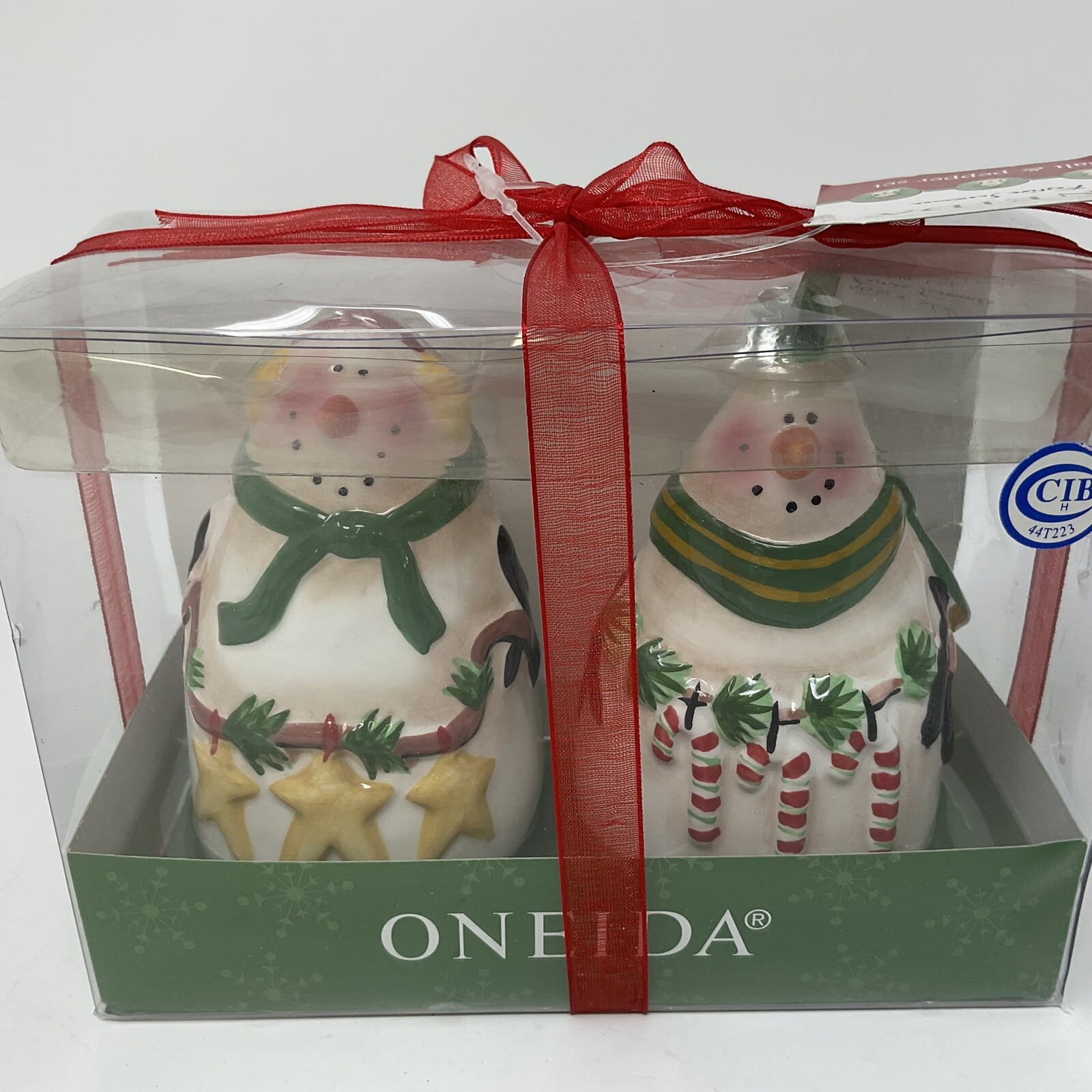 ONEIDA  Snowmen Salt & Pepper Shaker Ceramic Set Christmas Holiday NEW