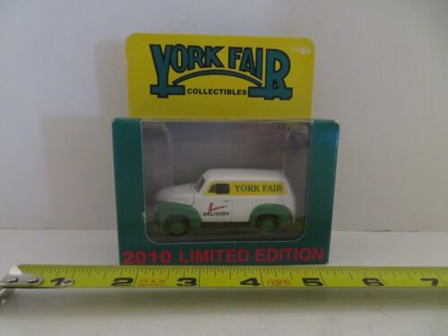 Camión de reparto Johnny Lightning York Fair Collectibles 2010 2010 sin usar, en caja sellada
