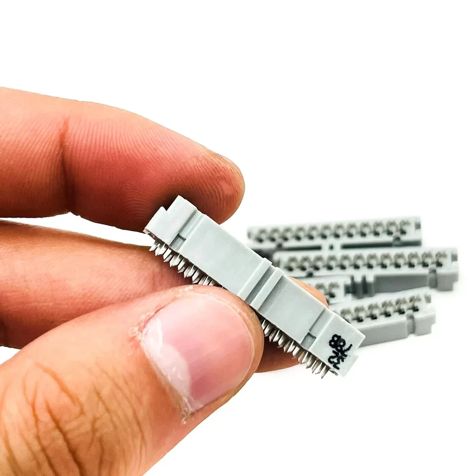 Pack of 3M 3626-6000 IDC Connector Socket, 24 Position 26-28 AWG - Image 3 of 4