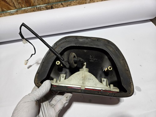 93-95 Toyota 4Runner 3rd Third Upper Center Brake Light LAMP HIGH MOUNT BLACK 2 - Picture 4 of 6