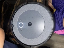 iRobot Roomba I3+ Robotic Vacuum Cleaner w Charging Station & self emptying base