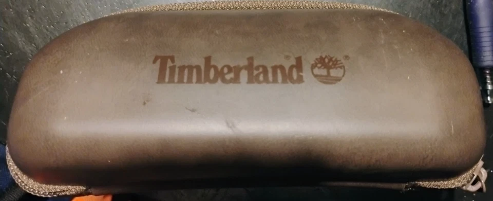 Gafas de sol Timberland Earthkeepers con estuche marrón con cremallera ¡Oferta en excelente estado! Foto 4 de 4