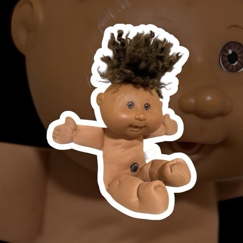 2011 CABBAGE PATCH CUTIES KIDS BIRTHMARK BABY DOLL BROWN EYES & CURLY HAIR