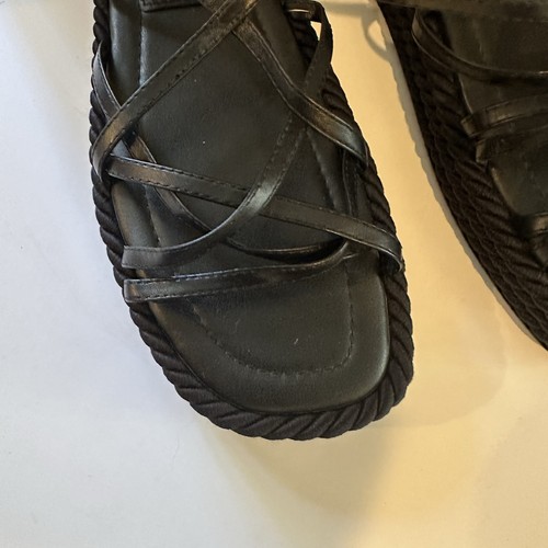 Sandalia Gruesa Zara Forma Plana Cuero Cuerda Tirantes Plataforma Talla 40 Usada en Excelente Condición Talla 9 - Imagen 3 de 6