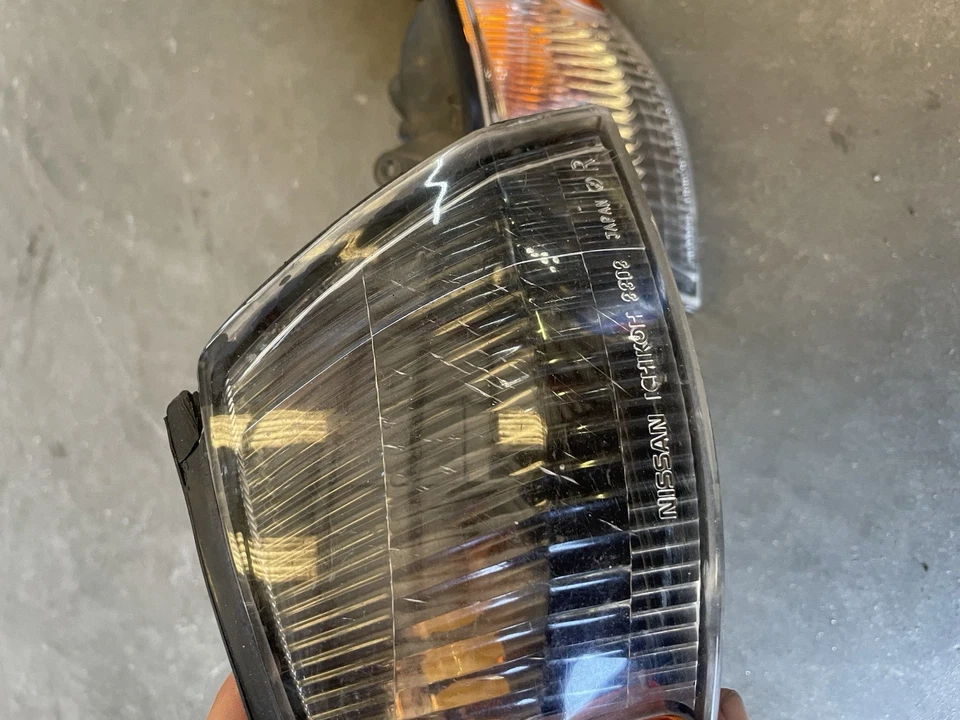Señal indicadora de luz de esquina delantera Nissan Skyline R32 GTS JDM genuina usada Foto 4 de 4