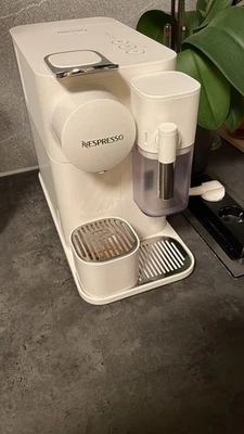 De'Longhi Nespresso Lattissima One EN510.W