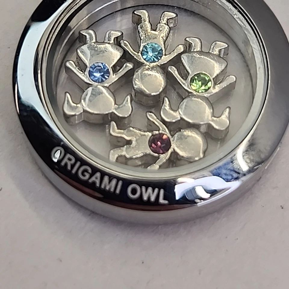 Collar Medallón Origami Búho Tono Plata Cuatro Dijes Cadena Plata Esterlina 18" Foto 4 de 4