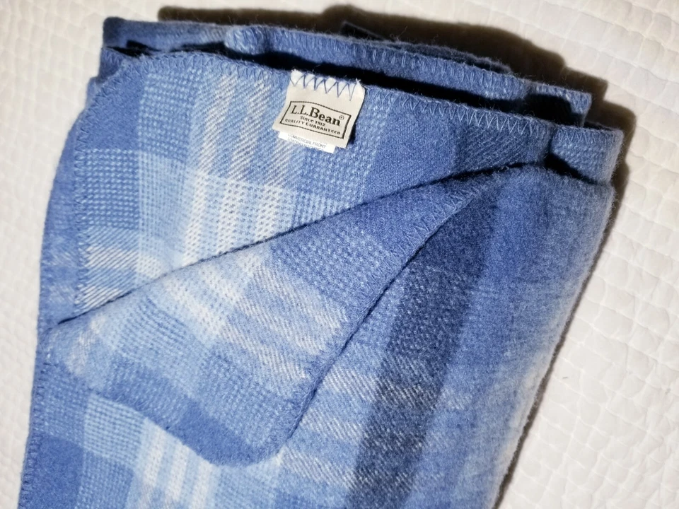LL Bean Virgin Wool Blanket White Blue Plaid Tartan 100" / 86" King Excellent - Image 3 of 4