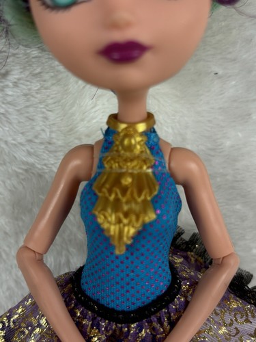 Ever After High Madeline Hatter Mirror Beach Doll Original Not Complete - Picture 3 of 4