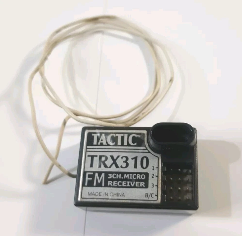Tactic TRX310 FM 3Ch - Micro receptor RC repuestos usado camión/coche. Foto 2 de 4