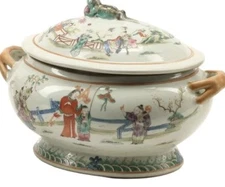 Chinese Export Style Famille Rose Porcelain Tureen & Cover 9.25" H 14"W  10" D