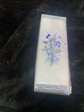 Taschentuch aus 100% Baumwolle mit h&uuml;bschen Blumen gen&auml;ht