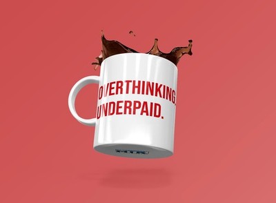 Überdenken. Underpaid. Lustige sarkastische 11 Unzen weiße Keramiktasse