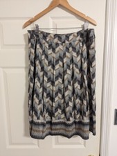 Talbots pleated Full Skirt In grey and brown pattern size 18