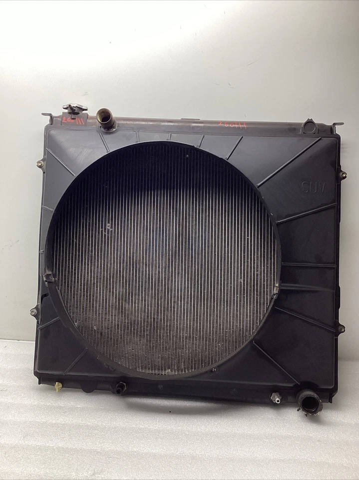 Toyota Sequoia 2001-2007 conjunto de radiador OEM Foto 2 de 4