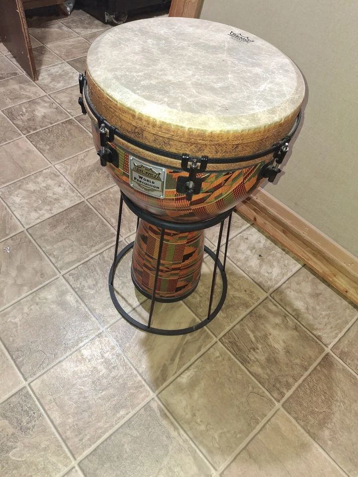 Remo Mondo Designer Series Key-Tuned Djembe Kintekloth 12 x 24 pulgadas Foto 3 de 4