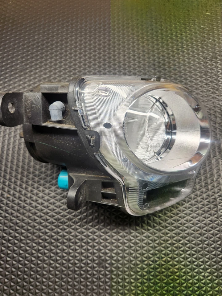 Conjunto de luz de estacionamiento señal de giro derecha Fiat 500 2012-2019 mercado de accesorios TYC Foto 2 de 4