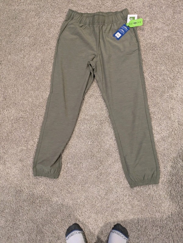 HUK Women's Waypoint Wading Performance Ladies Fishing Pants Size medium NWT