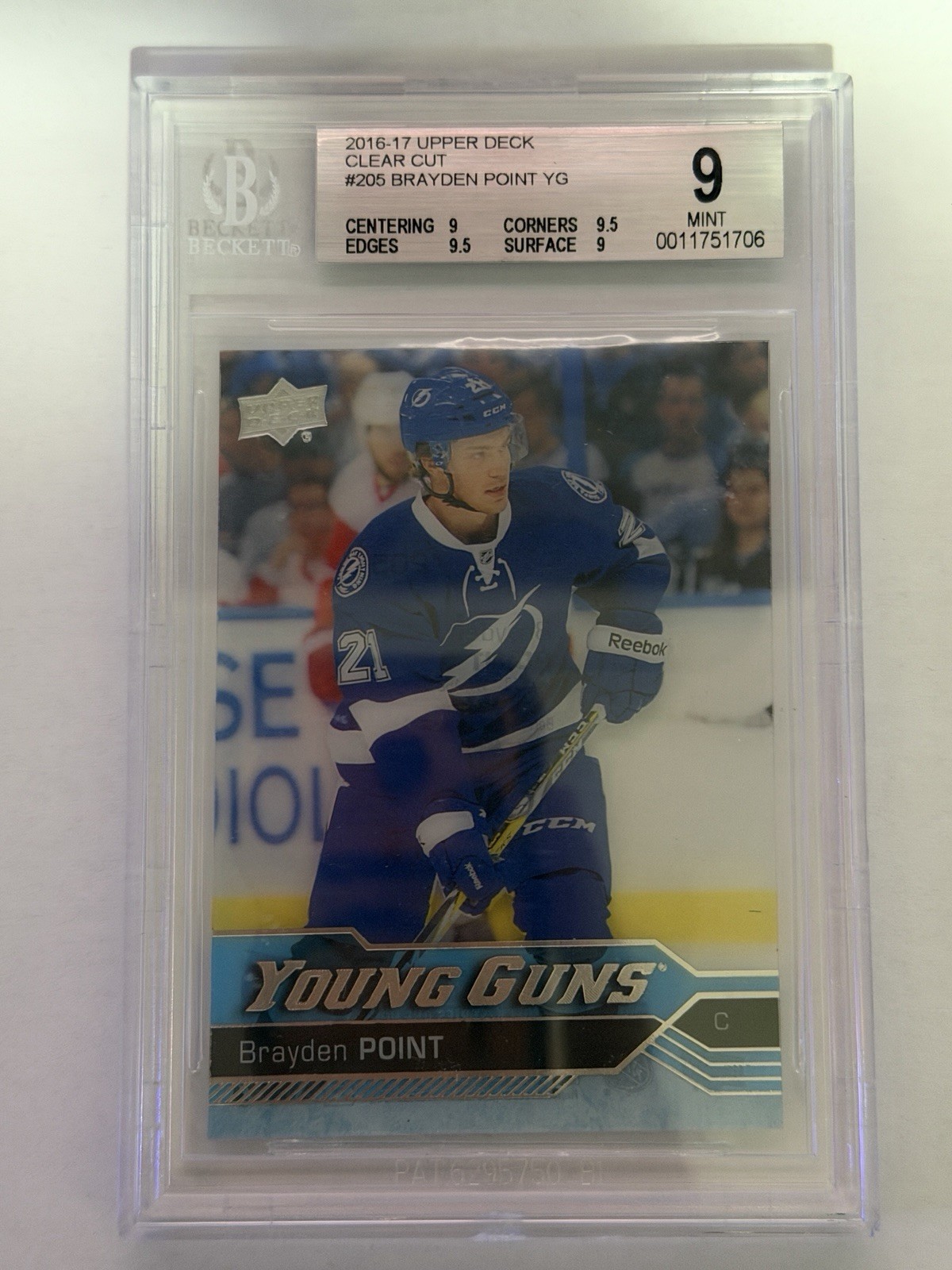 2016-17 Upper Deck Series 1 Young Guns Clear Cut BGS 9.0 #205 Brayden Point