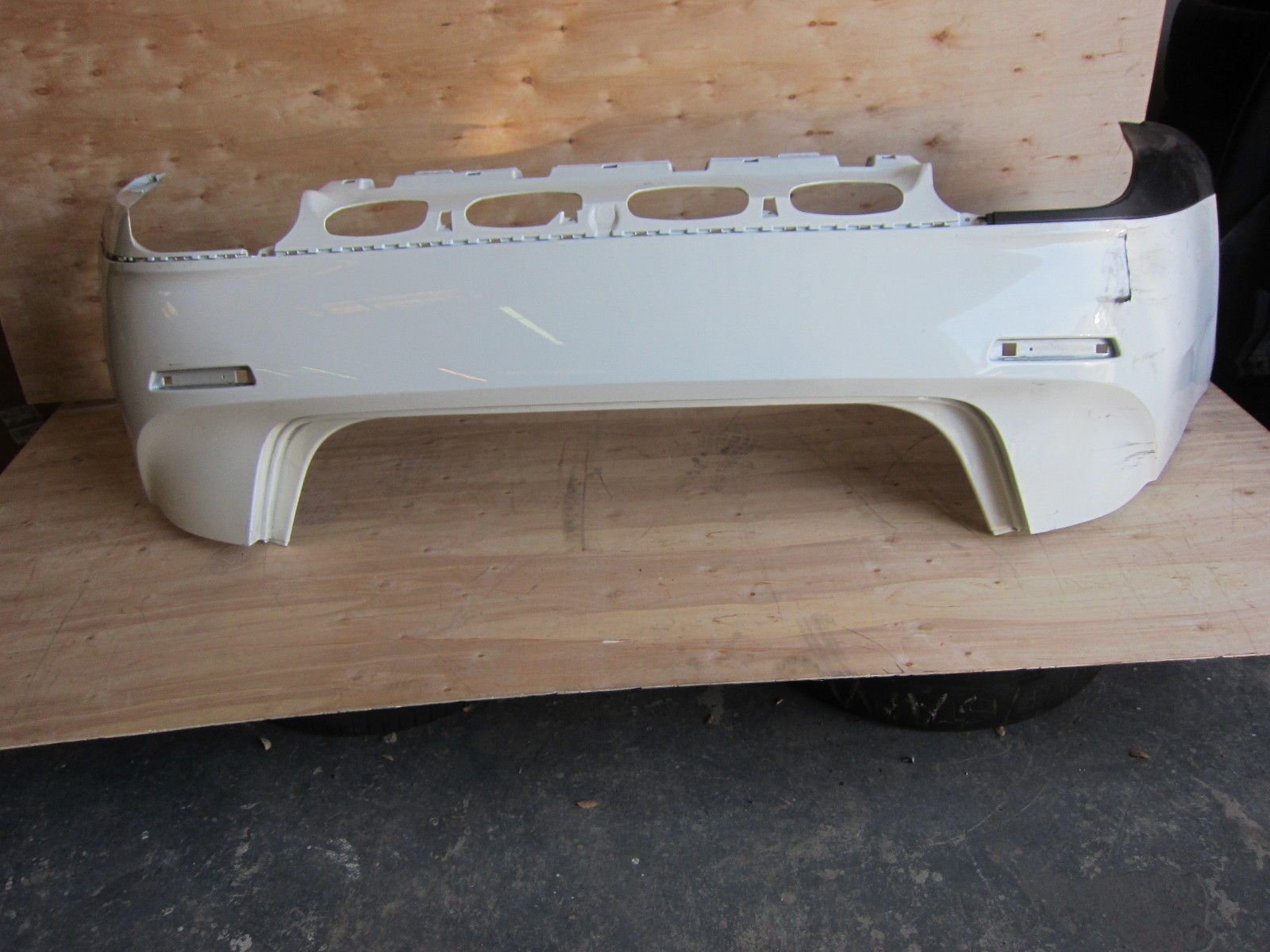 Maserati Ghibli OEM Rear Bumper Cover.White. Part# 673004365, 2014-17