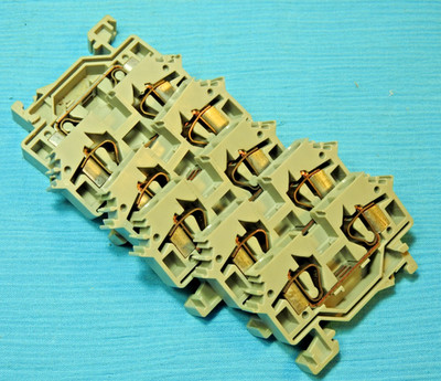 6 Pcs - WAGO 284-601 terminal block, 6mm2, 24-10 AWG - Used