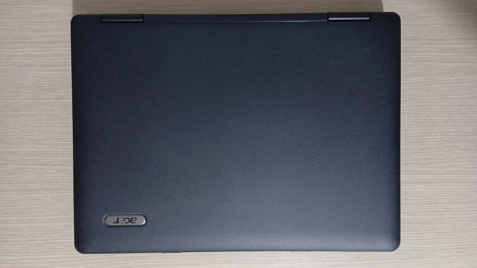 Notebook Acer con Windows XP Pro (Intel Dual-Core)(2GB DDR2)(250GB)(15.4') - Immagine 3 di 4