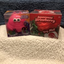 Viral Jumbo Squeeze Strawberry & Kitty Squeeze HTF