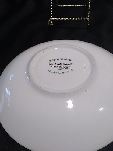 Vintage Roy Kirkham "Redoute Roses" Bone China Cup & Saucer. (185) - Picture 4 of 6
