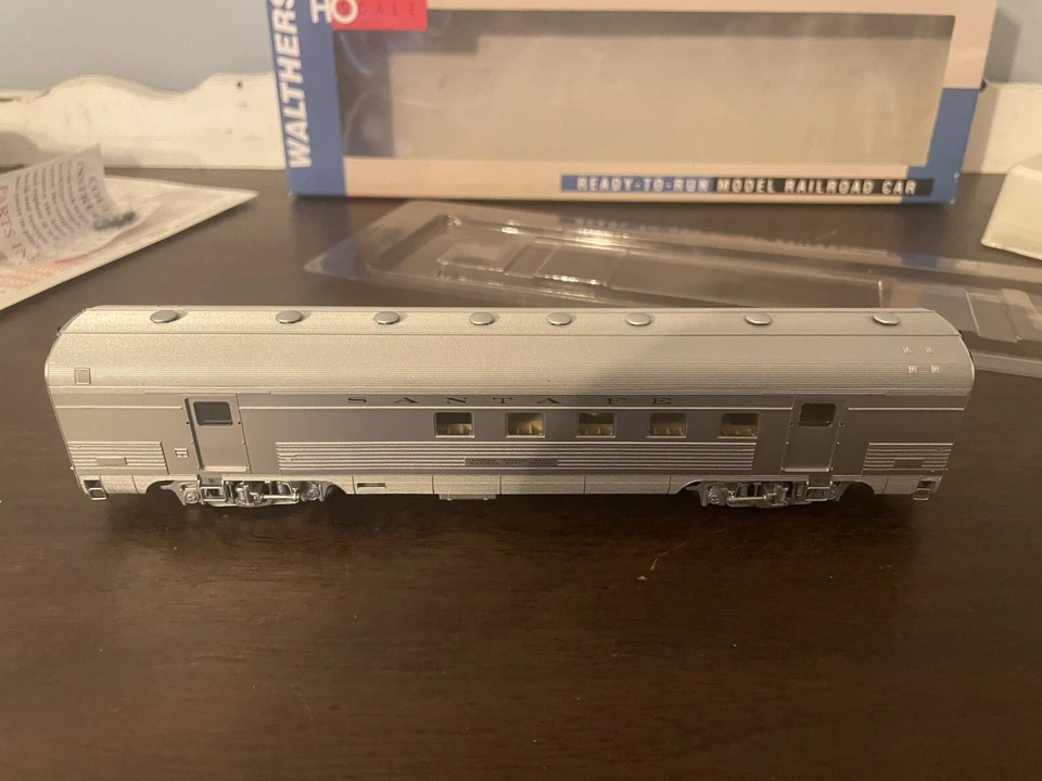 Walthers 932-6445 ~ 63' Budd RPO Passenger Car ~ Santa Fe .. HO Scale NIB NOS - Image 3 of 4