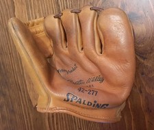 Vintage Spalding Carlton Willey Baseball Glove - Model 42-277 Form Pocket