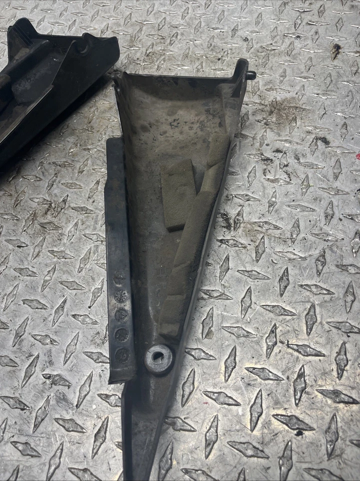 Оригинальные пластиковые обтекатели топливного бака 2001-2005 Yamaha Fazer FZ1 FZ1000 - Изображение 2 из 4