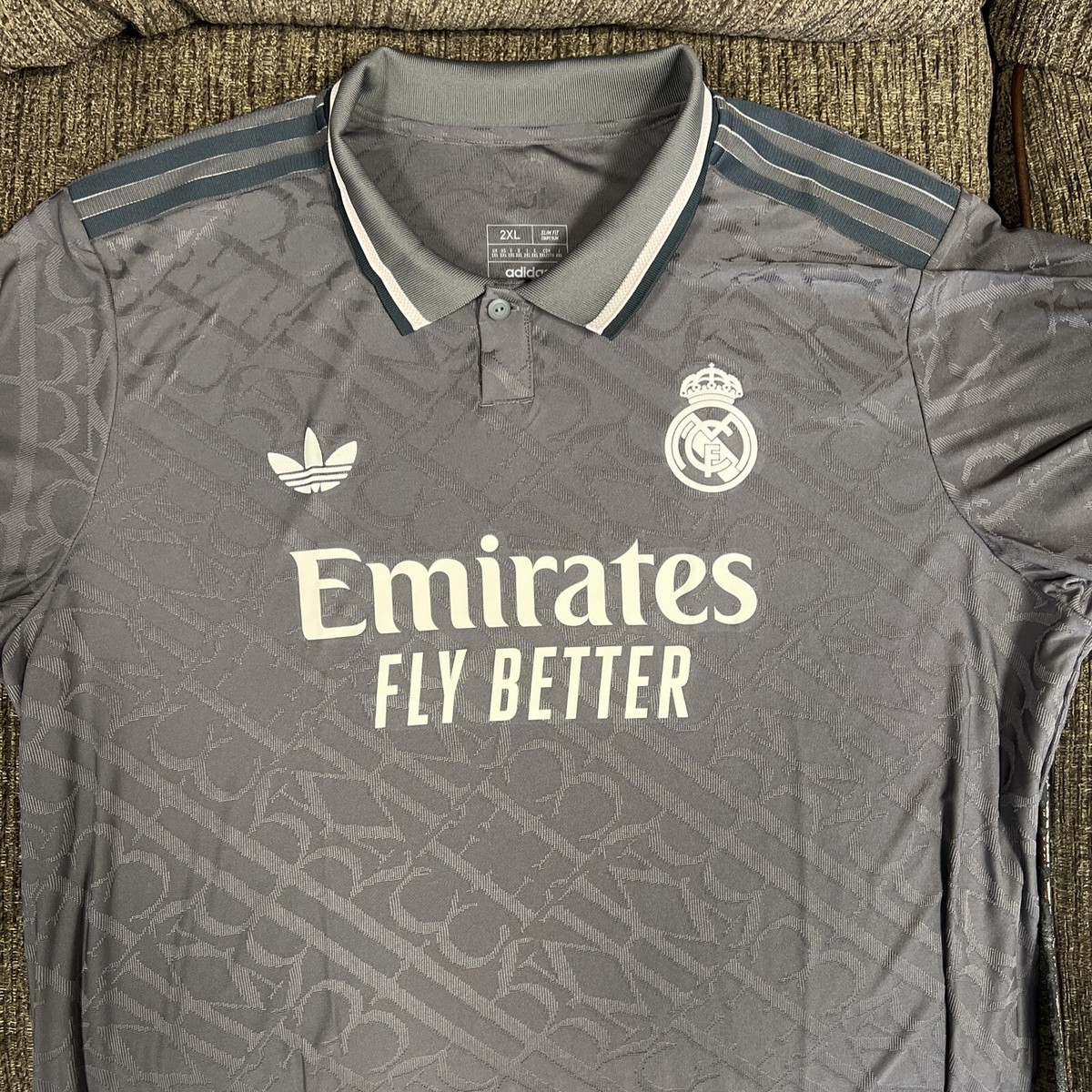 adidas Real Madrid XL ダークグレー シャツ Real Madrid x adidas Gazelle Rekive “Charcoal” & 新作