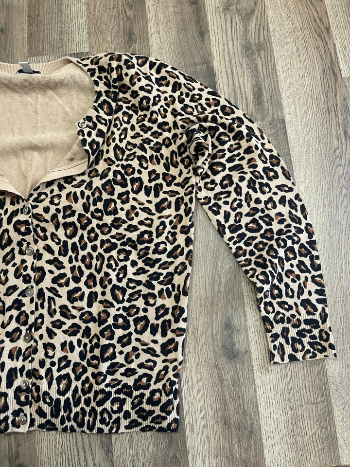 Croft & Barrow Shirt, Womens Petite Medium, Black Brown, Cheetah Print Button Up - Image 4 of 4