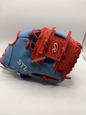 St. Louis Cardinals Youth Baseball Glove, Official Rawlings - Ages 7-9 Blue/Red